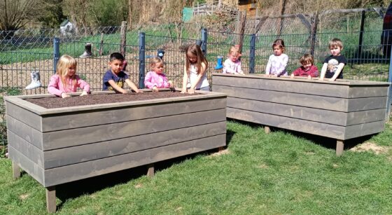 Kita Villa Kunterbunt erhält Hochbeete – Ein neues Projekt für kleine Gärtner